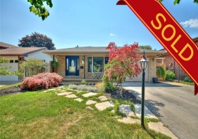 St. Catharines, L2N 4E8, 4 Bedrooms Bedrooms, ,2 BathroomsBathrooms,Detached,Sold,25 Royal Orchard Crescent,1110