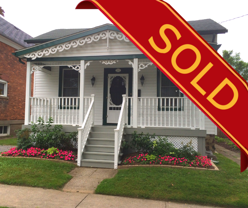 St. Catharines, 212 Russell Avenue, 2 Bedrooms Bedrooms, ,1 BathroomBathrooms,Detached,Sold,L2R 1W8,1016