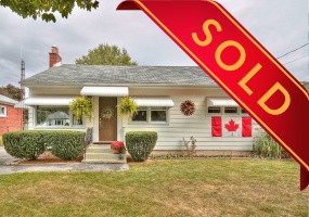 St. Catharines, L2M 4A6, 3 Bedrooms Bedrooms, ,1 BathroomBathrooms,Detached,Sold,34 Dunkeld Avenue,1042