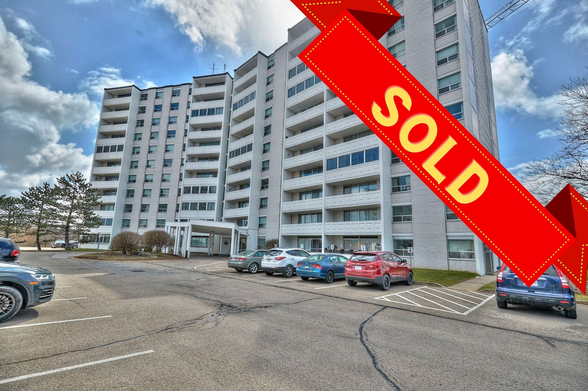 St. Catharines, L2T 3G9, 1 Bedroom Bedrooms, ,1 BathroomBathrooms,Condo,Sold,705-35 Towering Heights BLVD,1069